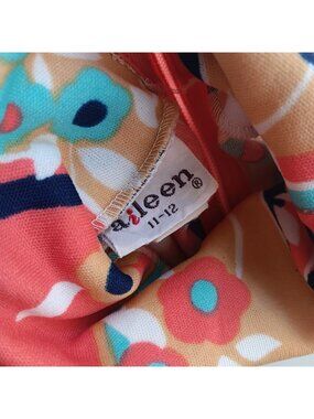 Medium High-Neck Top 11/12 True Vintage Elleen 1970s Groovy Mod Floral Striped